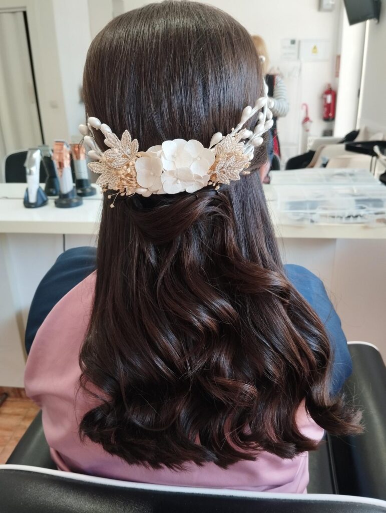 Descubre Nuestros Peinados y Maquillajes