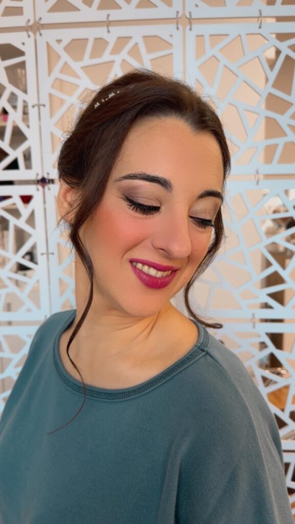 Maquillajes Espectaculares: Brilla con Lidia Peluquería